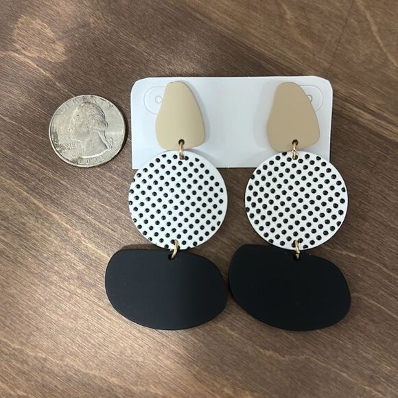 Statement earrings ​ - Picture 3 of 3